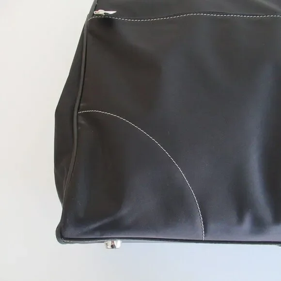 Chelsey Henry Large Black Tote with Kiwi Green Interior - Picture 4 of 13